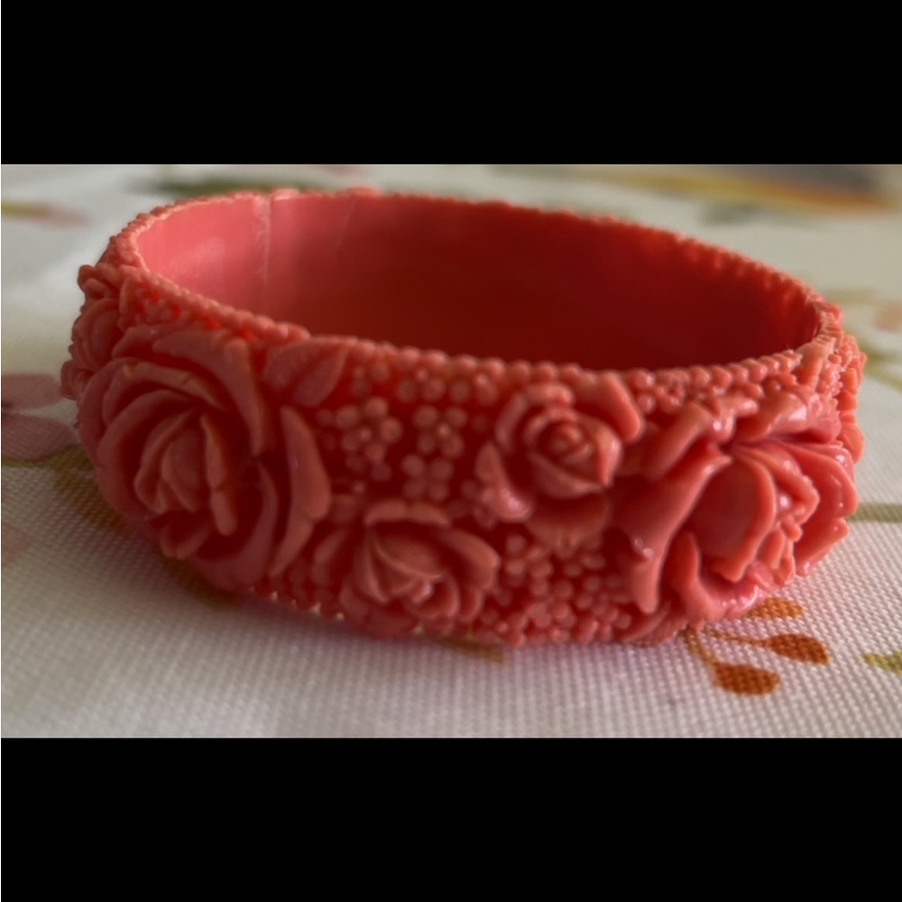 Vintage celluloid bracelet carved flowers peachy orange color ornate antique. - Picture 4 of 16